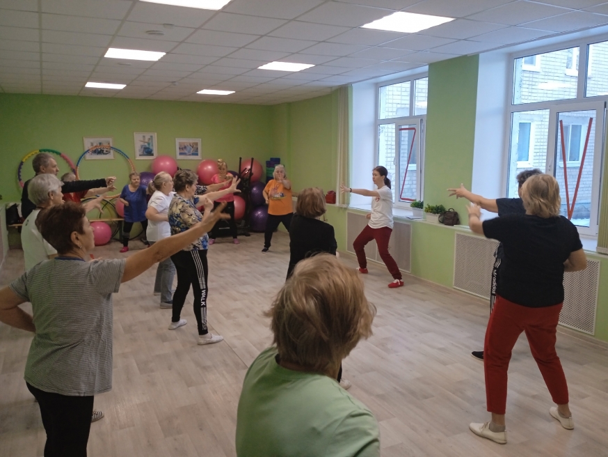 В Долголетиях Варейкиса и Гафурова прошли Цигун занятия в группе инструктора Ахметовой Алии