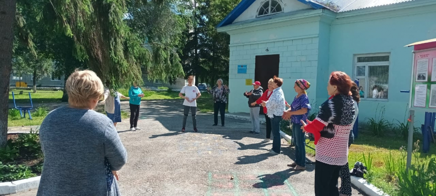 В группе инструктора Ахметовой Алии продолжились Цигун занятия в Долголетии р.п.Ишеевки